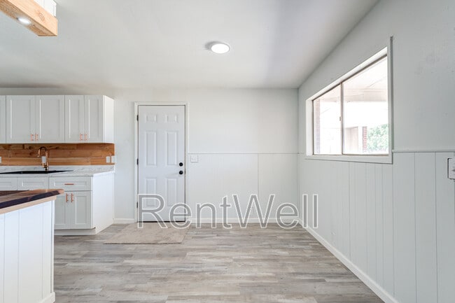 Building Photo - 2525 63rd St