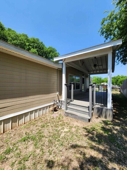 Building Photo - 922 Ashwood Dr