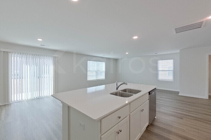 Building Photo - 120 Inez Ave