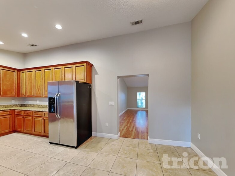 Building Photo - 6517 Seafairer Dr