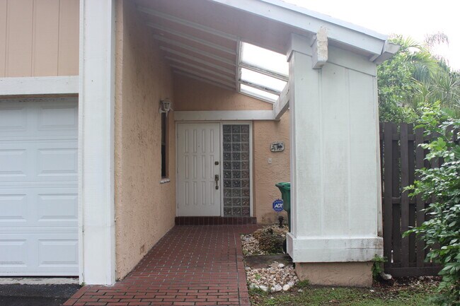 Building Photo - 11756 SW 134th Pl