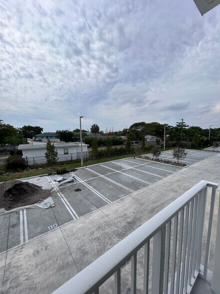 Building Photo - 915 18th Ave N