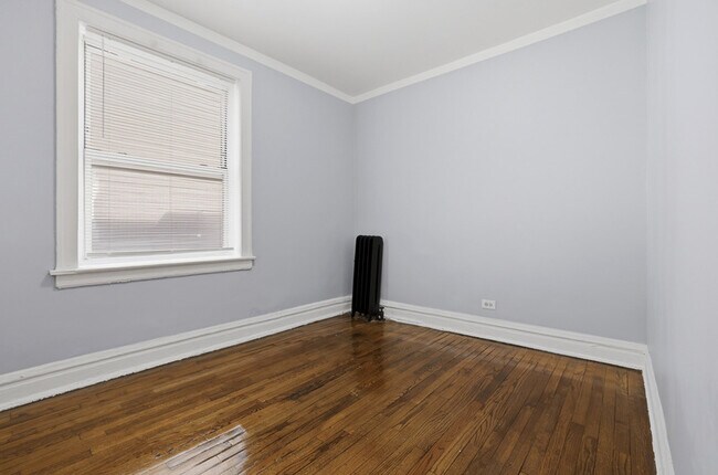Building Photo - 7816 S Cornell Ave