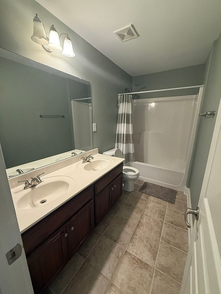 Building Photo - 2972 Boulder Walk Ct SE