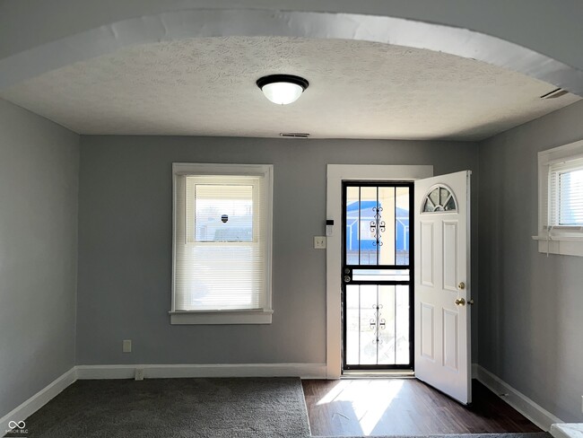 Building Photo - 1836 E Minnesota St