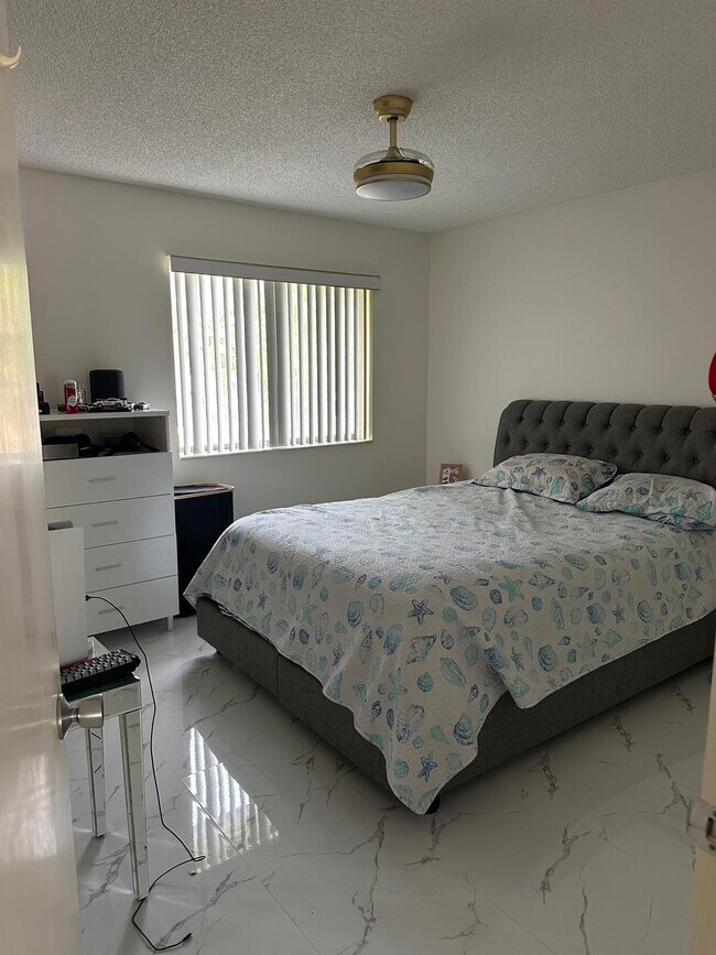 Building Photo - 4557 Luxemburg Ct