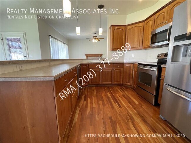 Building Photo - 4336 N Chatterton Ave