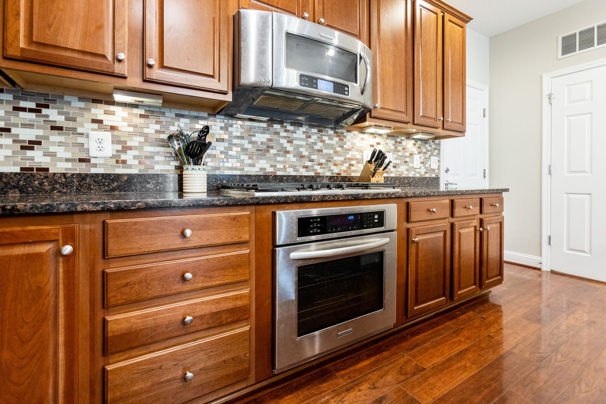 Building Photo - 20657 Sibbald Sq