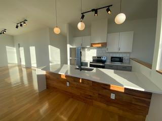 Building Photo - Charming Newly Renovated Apartment in the Heart of Downtown Winchester- Free WIFI - No Pet Fee