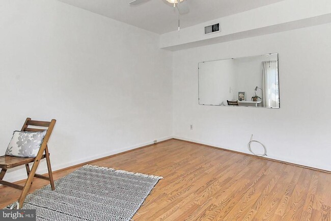 Building Photo - 6186 Greenwood Dr