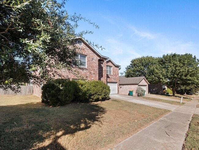 Building Photo - 1237 McCary St