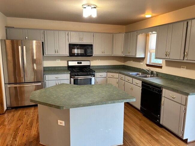 Building Photo - 2104 Olde Mill Rd