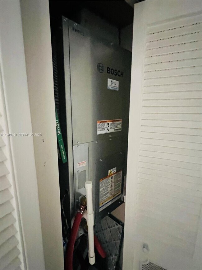 Building Photo - 1470 NE 123rd St