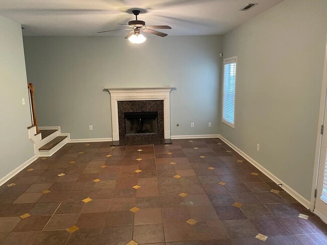 Building Photo - 22 Brightling Ln