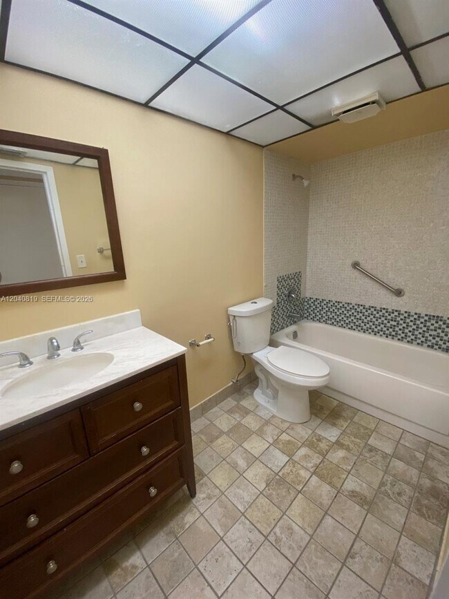 Building Photo - 1810 SW 81st Ave