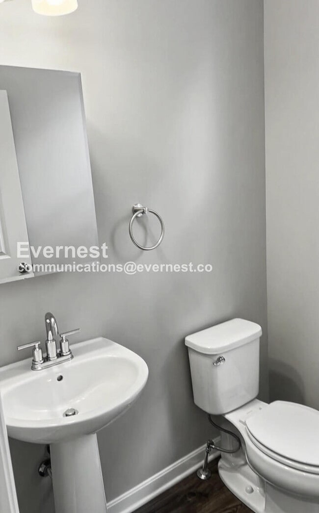 Building Photo - 6227 Kemp St