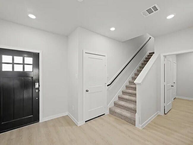 Building Photo - 17119 King Eider Rd