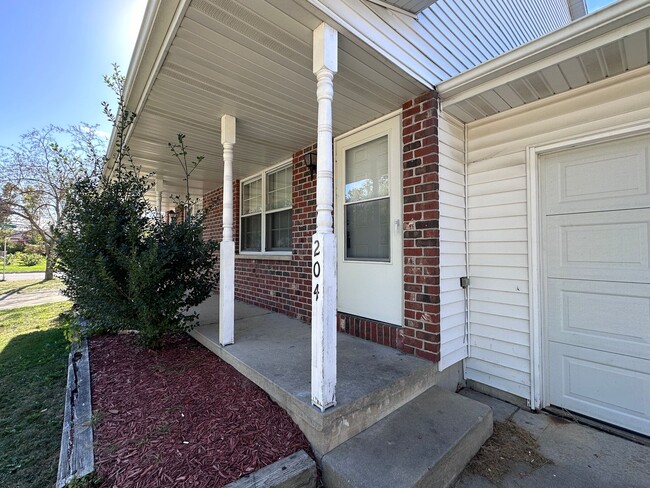 Building Photo - Reserve Street Duplex