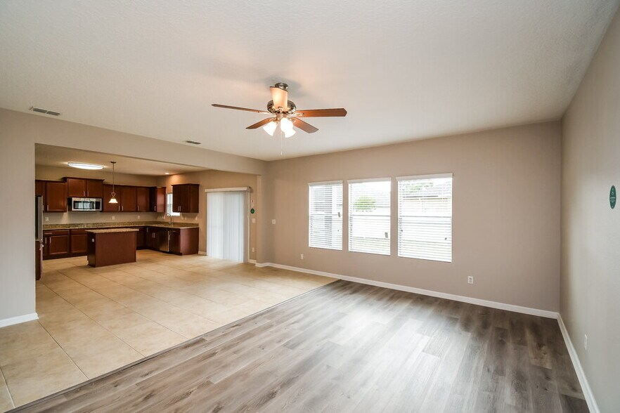Building Photo - 16280 Stanis Ct