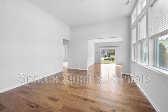 Building Photo - 1115 Beyer Pl