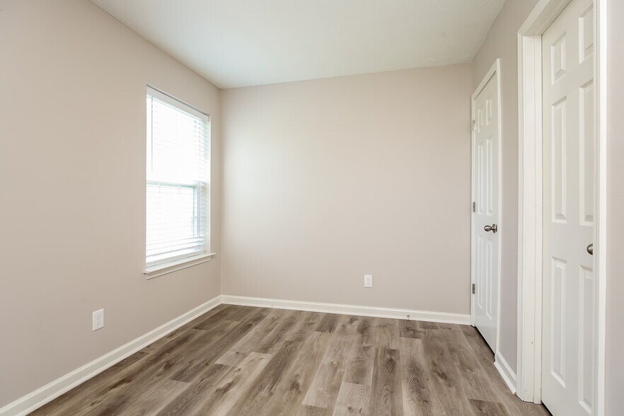 Building Photo - 864 Lavergne Ln