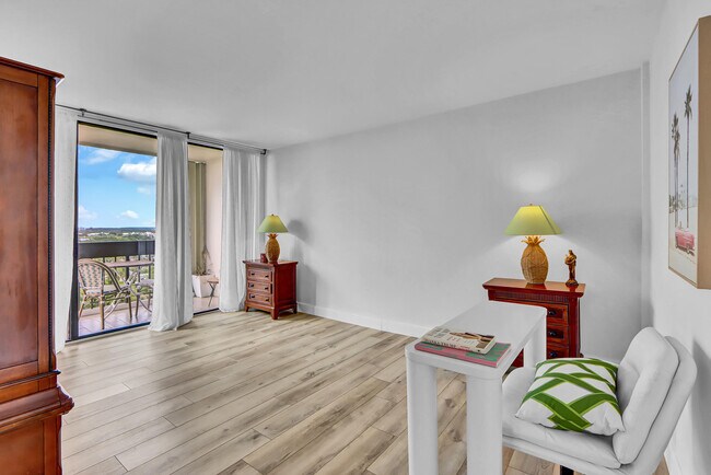 Building Photo - 2000 Presidential Way