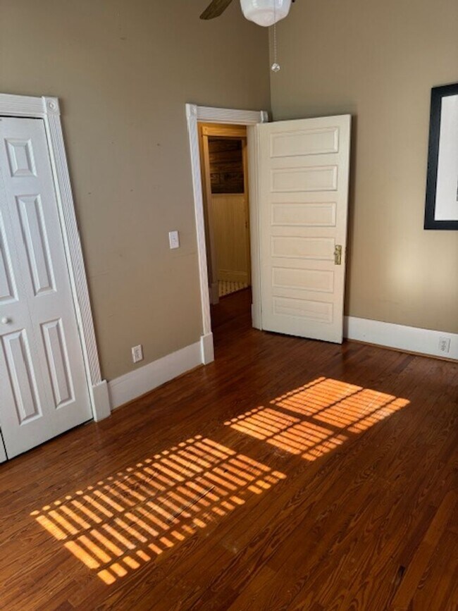 Building Photo - 416 W Montgomery St