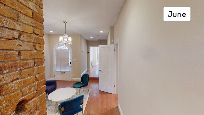 Building Photo - ROOM ONLY in 8-bed/3.5-bath Home