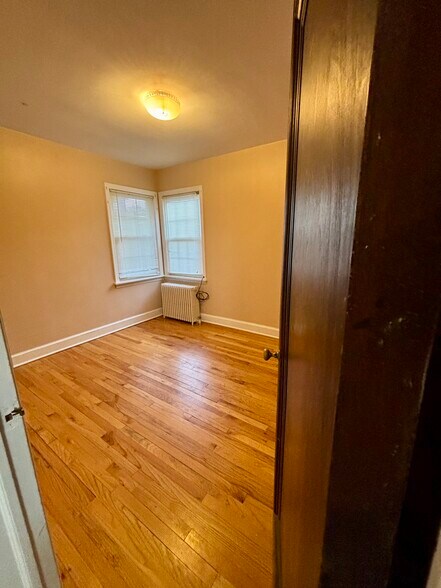 Bed 1 - 2228 Crescent Rd