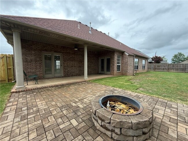 Building Photo - 5203 S Brooks Cir