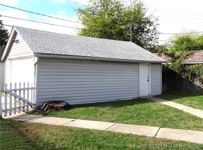 Building Photo - 1148 S Columbia Ave