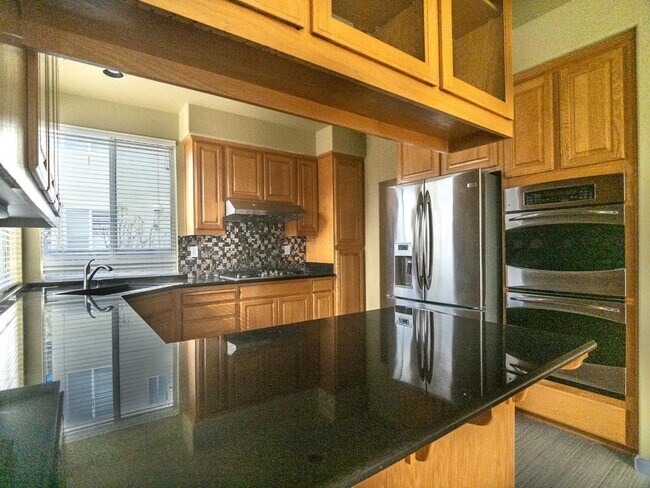 Building Photo - 15 Parkridge Cir