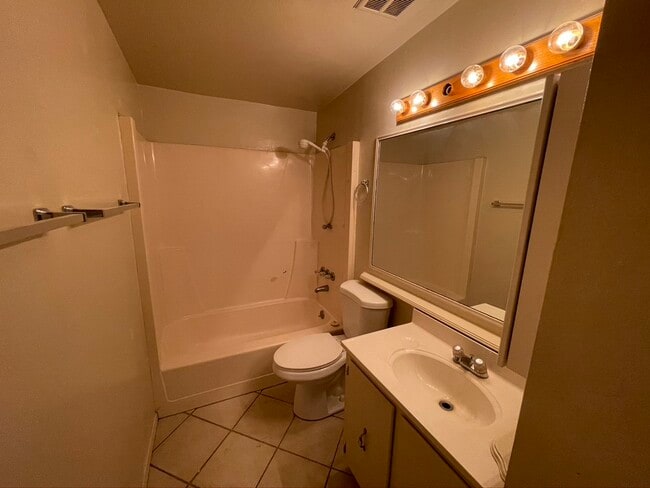 Building Photo - 7655 E Tulip Tree St