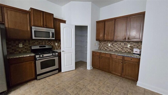 Building Photo - 2275 Copper Trail Ln NE