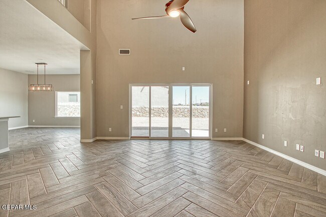 Building Photo - 14945 Tierra Haven Ave