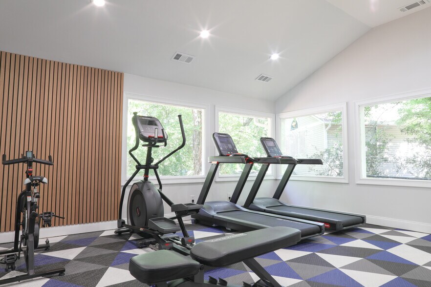 Silver Creek 1776 Summit Forest Dr Marietta GA 30068 Apartment Finder