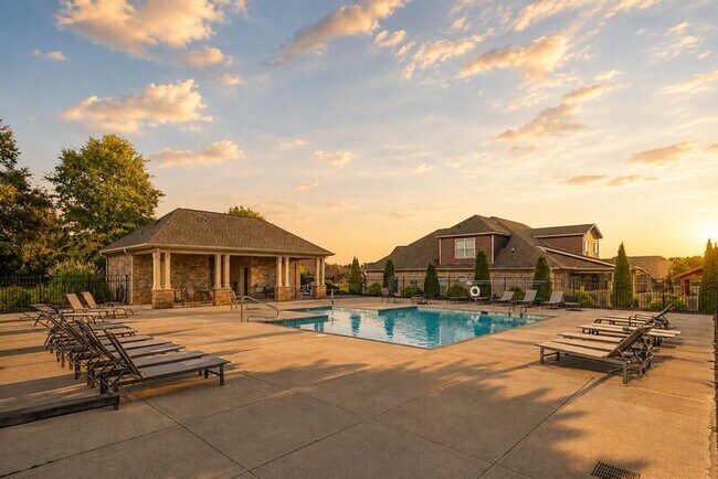 Building Photo - 7587 Crestridge Dr SE