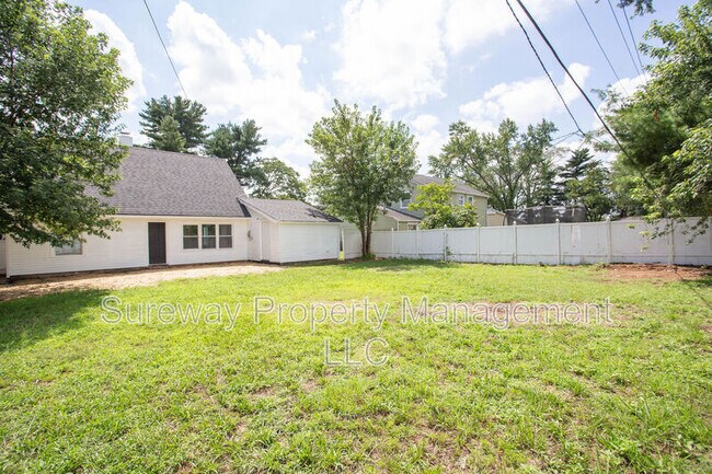 Building Photo - 73 Somerset Dr