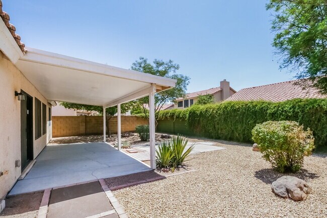 Building Photo - 1431 E Hearne Way