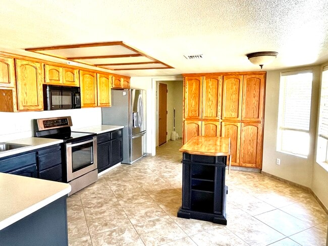 Building Photo - 3572 E Moreno Ln