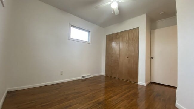 Building Photo - 3 Bedroom, 1 Bathroom Home Close to Fort L...