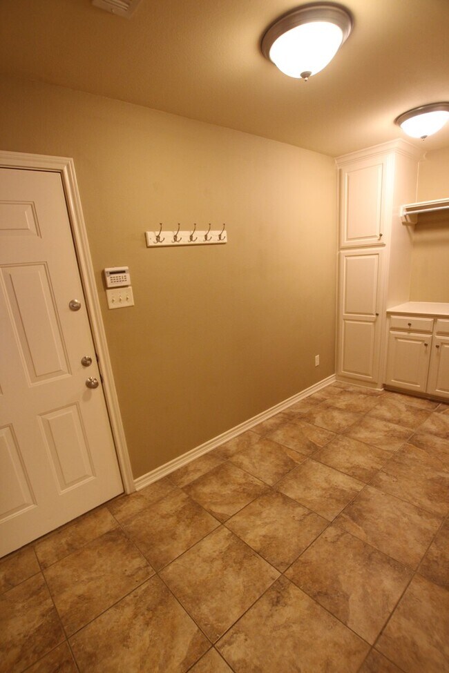 Building Photo - Coming Soon: Beautiful 3 Bedroom, 2 Bath n...