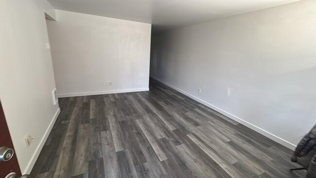 Building Photo - 1433 E Dearborn Ave