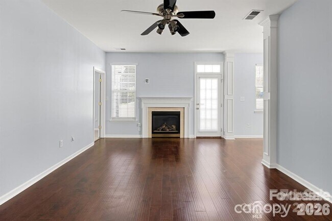 Building Photo - 6828 Ayrshire Glen Pl