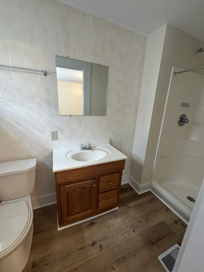 Building Photo - 424 S Fess Ave