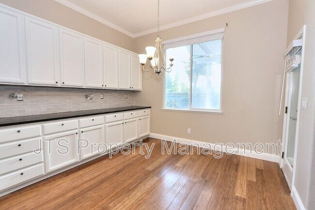 Building Photo - 2040 San Esteban Cir