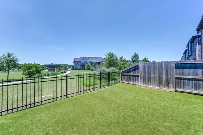 Building Photo - 6570 Scarlet Pond Ln