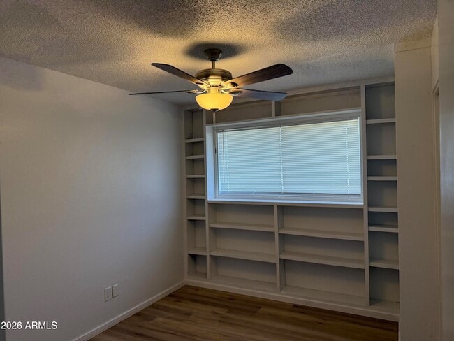 Building Photo - 503 E Loyola Dr