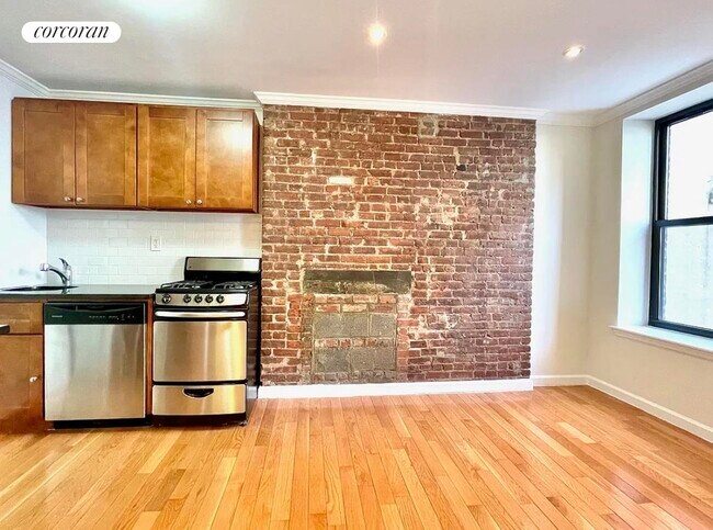 Building Photo - 239 Henry St