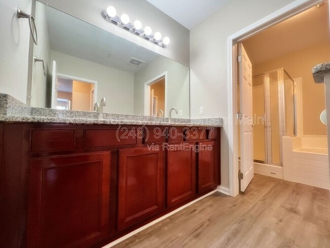 Building Photo - 44 Adelaide St